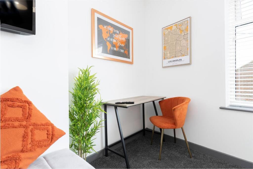 Modern Centrally Located 3 Bed Property With Tvs In Each Bedroom Super Fast Wifi And Crisp White Hotel Linen Hosted By Our Home Short Stays Ντάρλινγκτον Εξωτερικό φωτογραφία