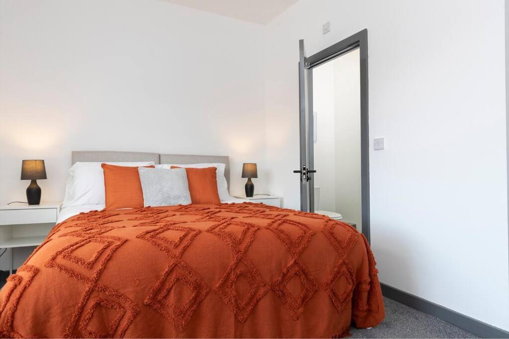 Modern Centrally Located 3 Bed Property With Tvs In Each Bedroom Super Fast Wifi And Crisp White Hotel Linen Hosted By Our Home Short Stays Ντάρλινγκτον Εξωτερικό φωτογραφία